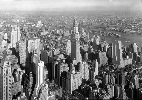 File:Chrysler Building Midtown Manhattan New York City 1932.jpg - Wikipedia