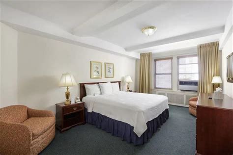 Travel and Hotels view: Salisbury Hotel New York City