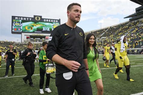 WATCH: Dan Lanning, Players Breaks Down Oregon's Season-opening Win - DuckSportsAuthority