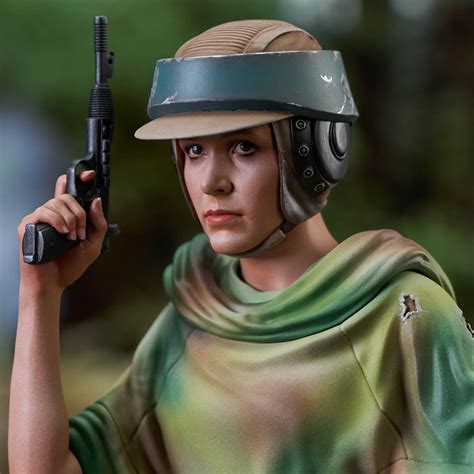 Princess Leia Returns to Endor with New Star Wars Gentle Giant Bust