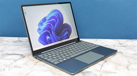 タブレット MicroSoft Surface Laptop Go 12.4インチ をインスト