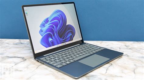 タブレット MicroSoft Surface Laptop Go 12.4インチ をインスト