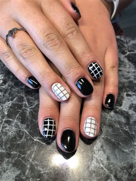 Cute checkered nails😍 @deedeesnailsutah | Checkered nails, Nails, Halloween nails