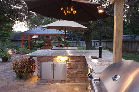 6 Considerations for Creating a Versatile Outdoor Kitchen | Commonwealth Home Design