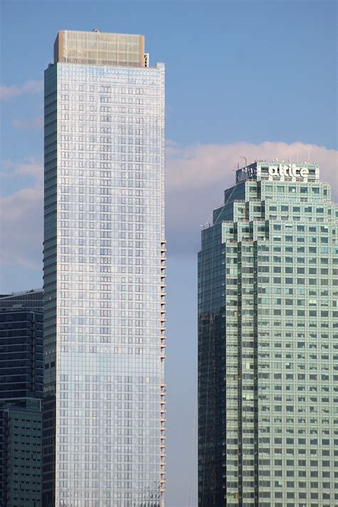 Skyline Tower Completes Construction in Long Island City, Queens - New ...