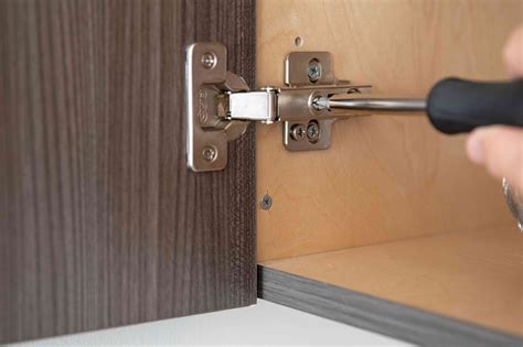 How To Adjust European Cabinet Hinges Up And Down | www.resnooze.com