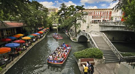 Le San Antonio River Walk, les parcs thématiques et les centres de ...