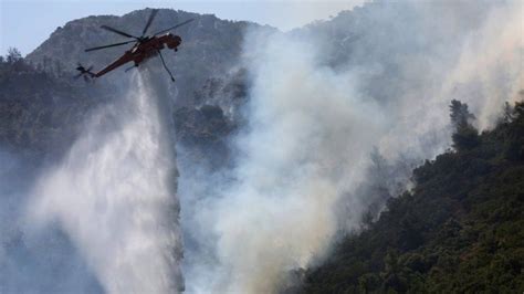 Greece wildfires: PM describes 'nightmarish summer' - BBC News