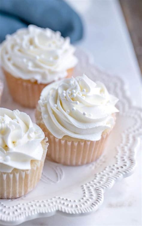 White Cupcakes - I Heart Eating