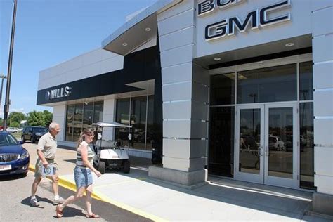 Mills GM car dealership in Baxter, MN 56425 | Kelley Blue Book