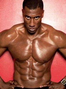 Shannon Sharpe hall of fame tight end | Shannon sharpe, Attractive men ...