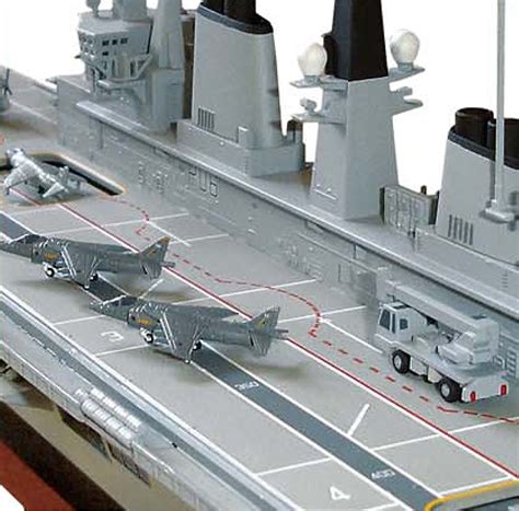 Airfix A50059 R06 HMS Illustrious Model helicopter