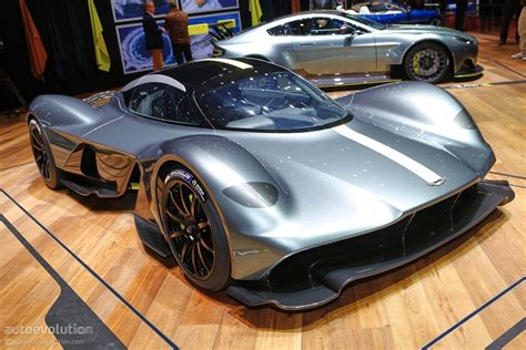 Aston Martin Valkyrie Shows Up In Geneva Wearing Michelin Rubber - autoevolution