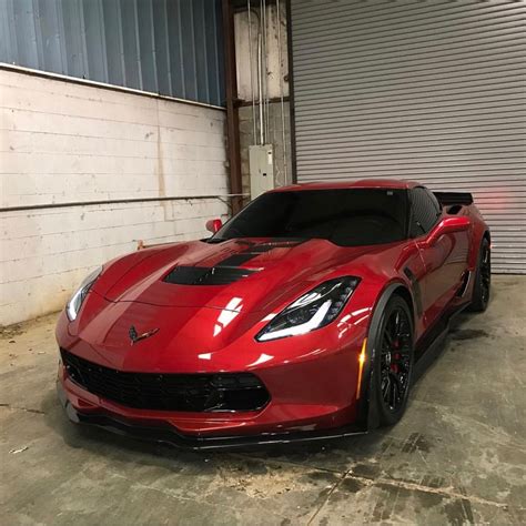 Chevrolet Corvette C7 Z06 painted in Long Beach Red Metallic Photo ...