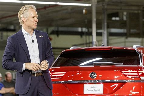 Chattanooga at center of 'magic moment' as Volkswagen plans to sell electric vehicles ...