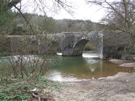 Staverton Bridge © MICHAEL ZAWADZKI cc-by-sa/2.0 :: Geograph Britain and Ireland