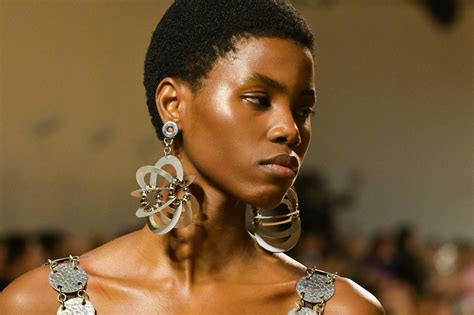 Fall 2023 Trend: Big And Bold Jewelry - Primenewsprint