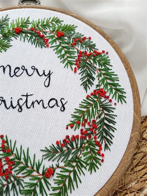 Christmas Wreath Embroidery Pattern Pdf and Stitch Guide - Etsy