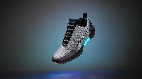 Nike's Self-Tying Shoes Are Straight Out of the Future | Teen Vogue