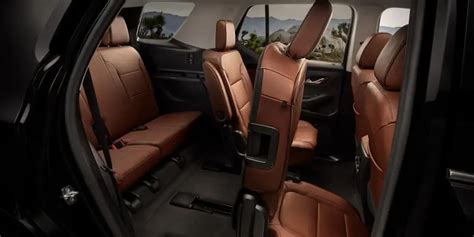 2021 Chevrolet Traverse Interior | Dimensions | Cargo Space | Cox ...