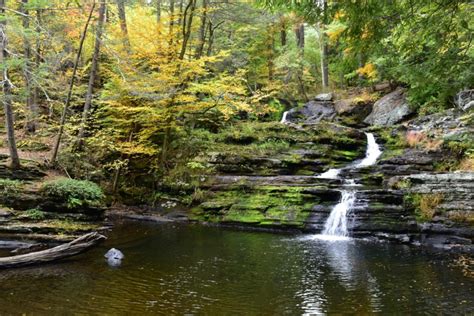 How to Find Fall Foliage in the Poconos – Dang Travelers