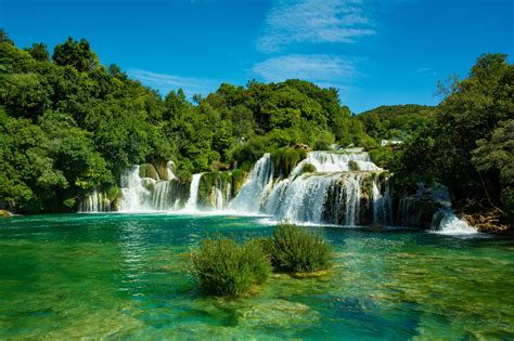 Croatia waterfalls, Krka national park [OC] [2048x1365] : r/EarthPorn