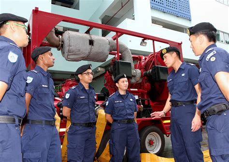 SCDF firefighters recount tackling Jurong Island oil tank fire ...