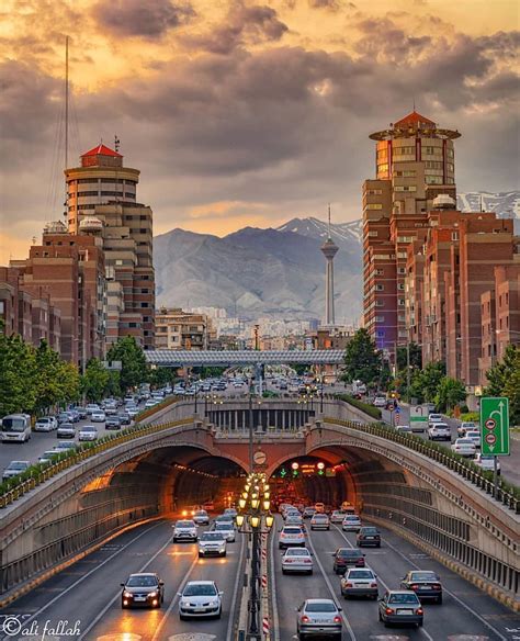 Téhéran , capitale de l’Iran | Meilleurs endroits à visiter, Voyage en famille, Beaux endroits