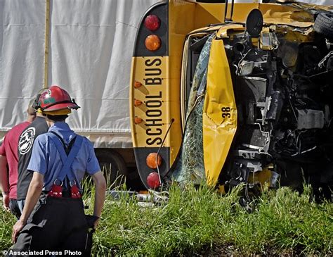 Pennsylvania school bus crash sends a dozen to hospital | Daily Mail Online