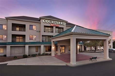 COURTYARD BY MARRIOTT TOPEKA $89 ($̶1̶2̶0̶) - Prices & Hotel Reviews - KS