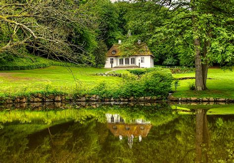 White and Brown House Surrounded by Trees · Free Stock Photo