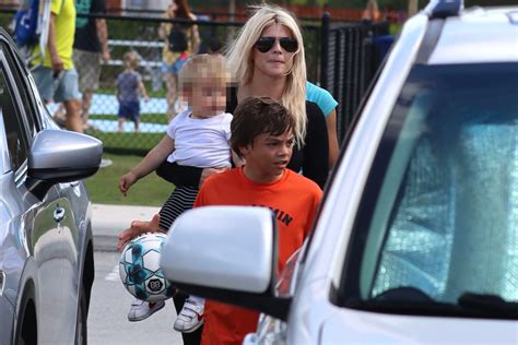 Elin Nordegren spotted with kids as ex Tiger Woods recovers from crash