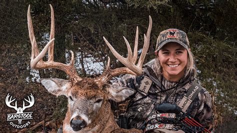 GIANT Illinois Buck Hunted During the Rut! - YouTube