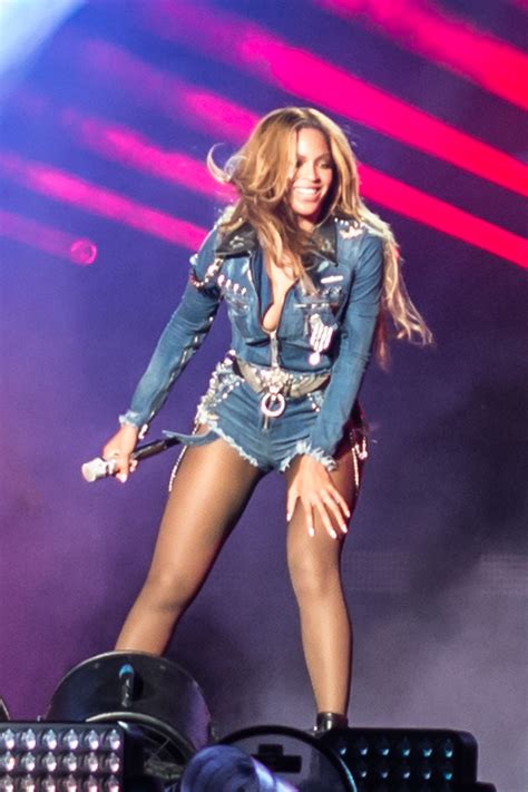 Beyonce: Performs Live on The Run Tour -04 | GotCeleb