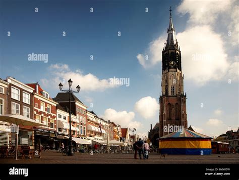 Delft market square hi-res stock photography and images - Alamy