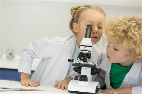 Microscopes For Kids - When Is The Proper Time? - GigOptix