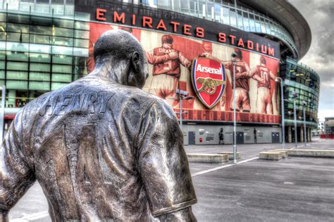 Thierry Henry Statue