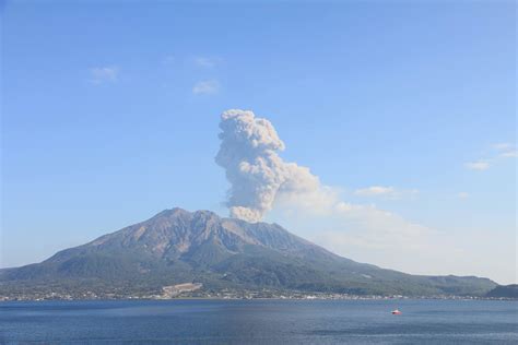 Sakurajima volcano eruption alert raised to highest level in Japan ...