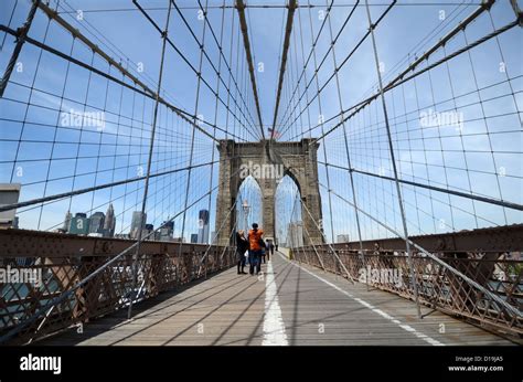 Brooklyn Bridge Walkway, New York City Stock Photo - Alamy