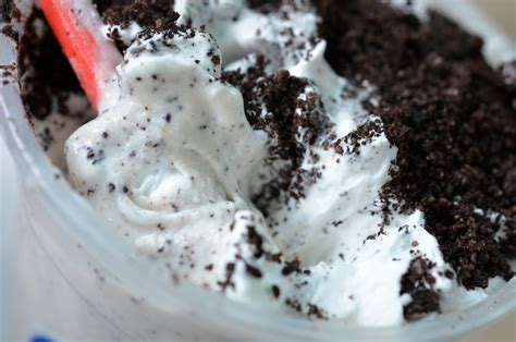 food and ice cream recipes: REVIEW: Burger King Oreo Shake