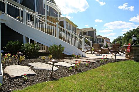 10 Under Deck Landscaping Ideas - Trex RainEscape