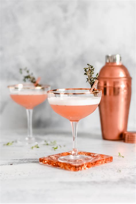 Rose Gold Valentines Gin Cocktails | Le Famished Cat