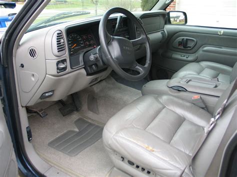 1999 GMC Suburban - Interior Pictures - CarGurus