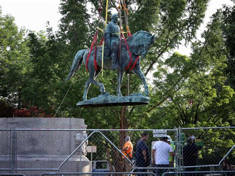 Charlottesville's Robert E. Lee statue will be melted down into public ...