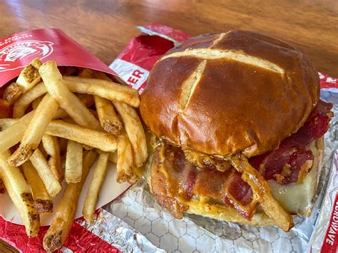 New Wendy’s pretzel Pub Cheeseburger is here & you need to try it : r ...