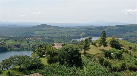 Crater Lakes in Fort Portal, Uganda (with Map & Photos)