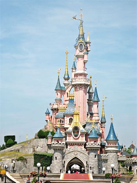 The Sleeping Beauty Castle @ Disneyland Resort, Paris - Walt Disney ...