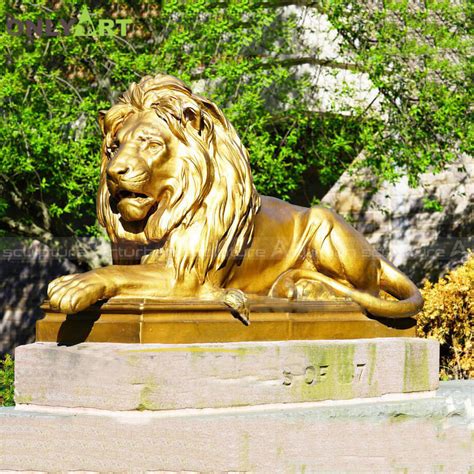 Lion Gold Statue, Lying Down Lion Sculpture