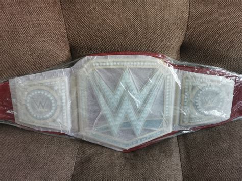 WWE RAW Universal Championship Replica Belt, Hobbies & Toys ...