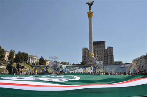 World's largest flag of Chechen Republic of Ichkeria unraveled in central Kyiv - Euromaidan Press